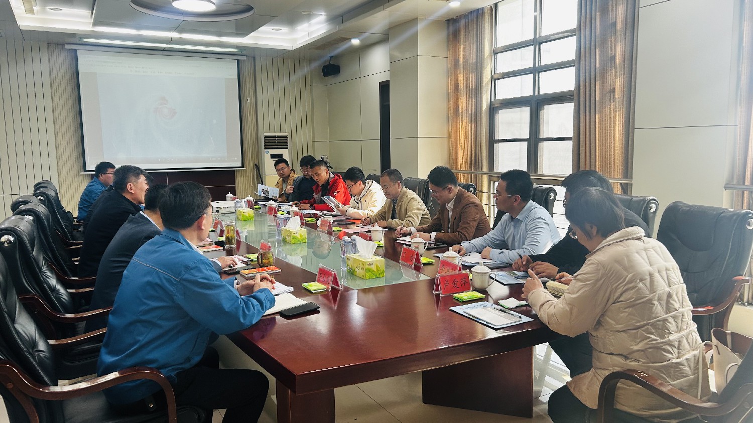 深能集團(tuán)來化工基地調(diào)研座談