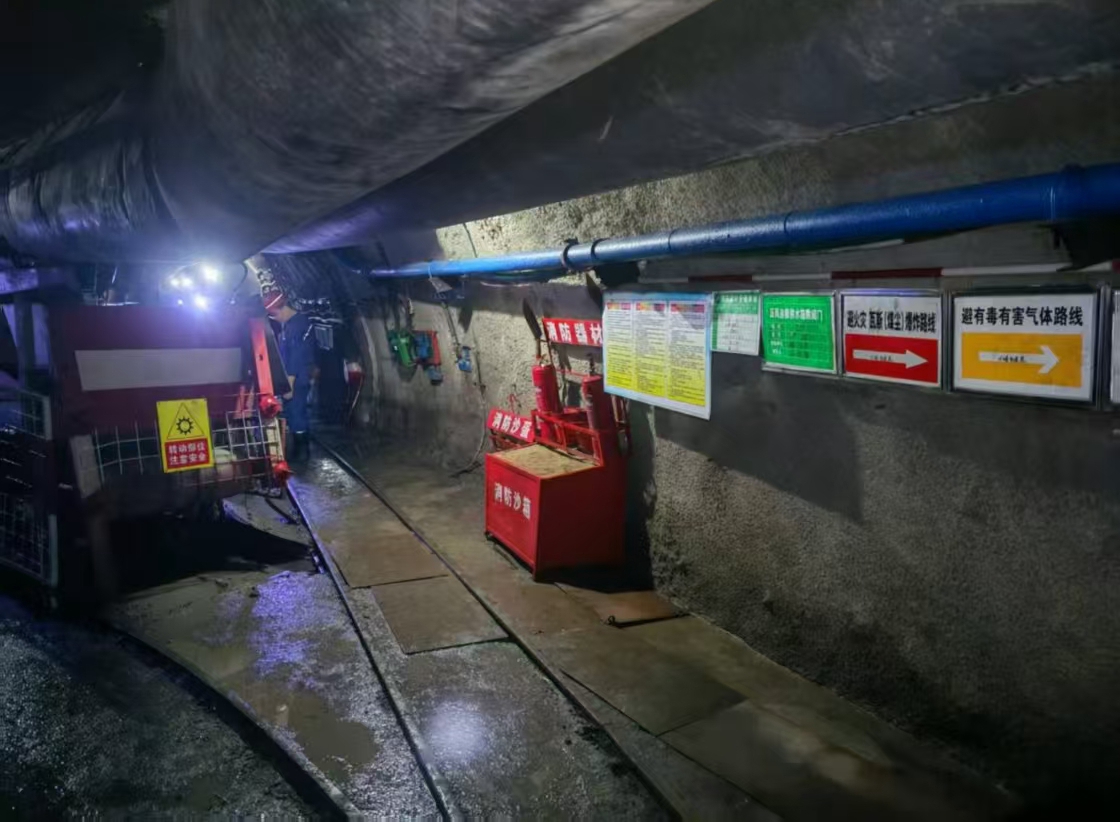 東大煤礦召開安全生產(chǎn)標(biāo)準(zhǔn)化現(xiàn)場會