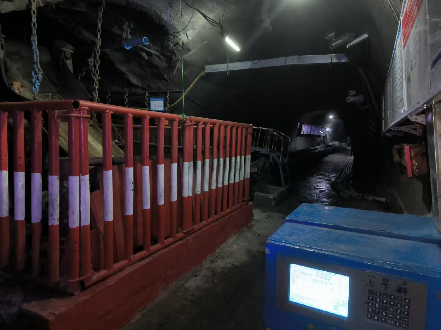 金達(dá)煤礦開展礦井標(biāo)準(zhǔn)化規(guī)范化專項(xiàng)提升